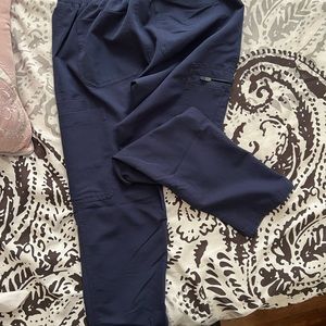 Yola Figs  Scrub Set, XS regular bottoms Navy and XXS Catarina top